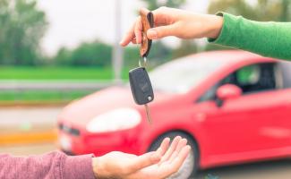 ¿Qué es mejor: préstamo de coche o leasing?