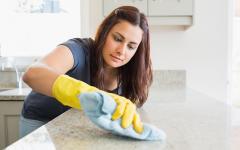 Kuidas pesta köögis rasva erinevatelt pindadelt: tõestatud meetodid